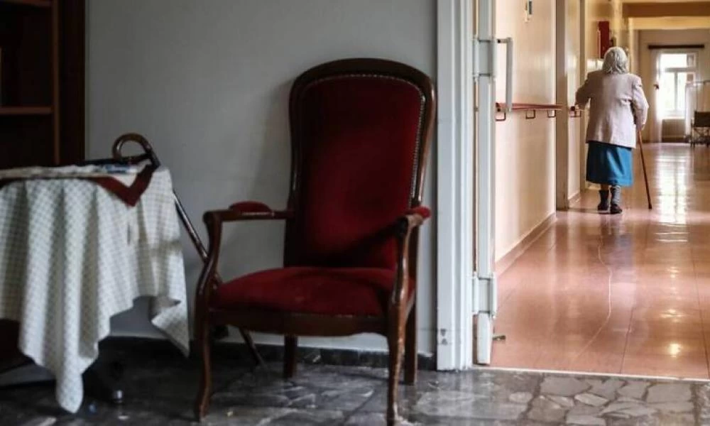 Τέθηκαν σε αναστολή 10 ανεμβολίαστοι εργαζόμενοι σε γηροκομείο στον Βόλο